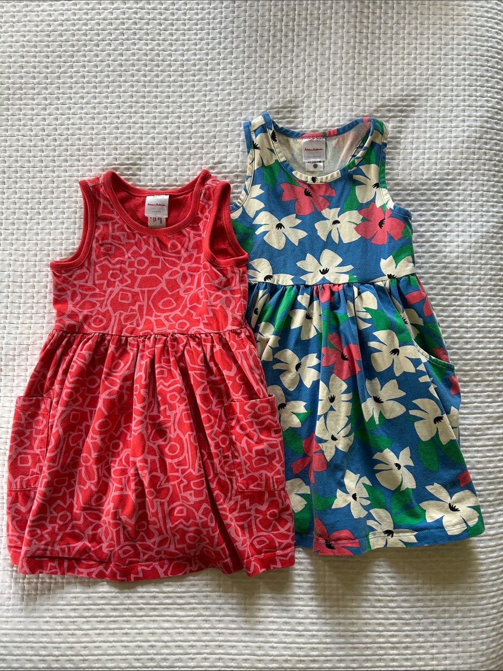 Hanna Andersson Girls 2 piece Sleeveless Playground Dress Bundle Size 4